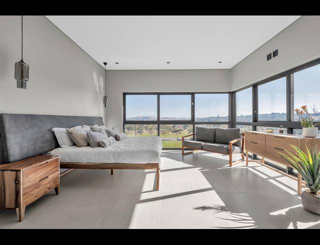 4 BEDROOM HOUSE FOR SALE IN HELDERFONTEIN ESTATE